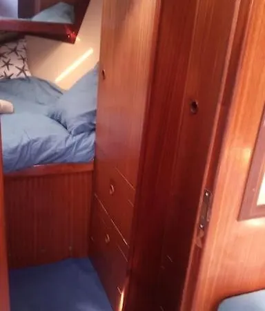 Magical Overnight In Romantic Sailboat Båthotell