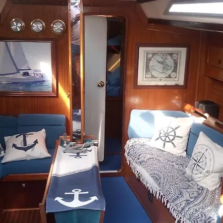 Magical Overnight In Romantic Sailboat Botel Lissabon